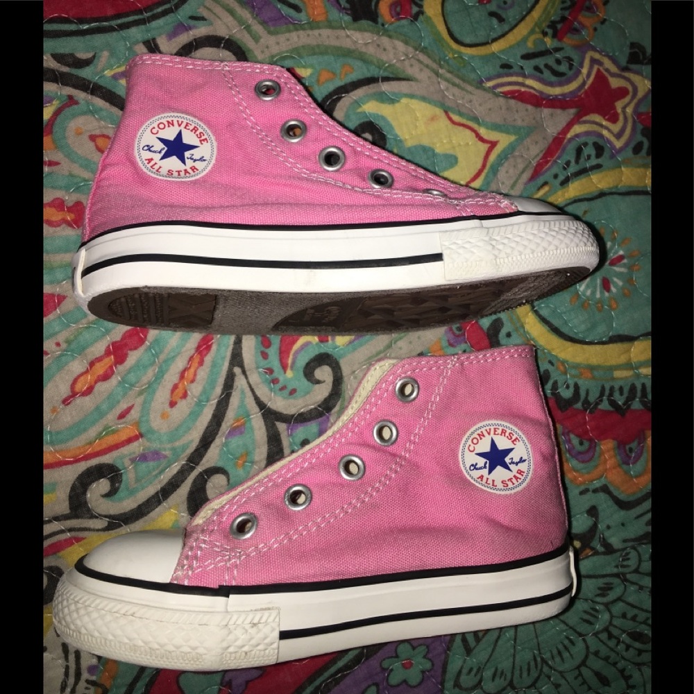 Converse toddler size 7 pink chuck Taylor’s